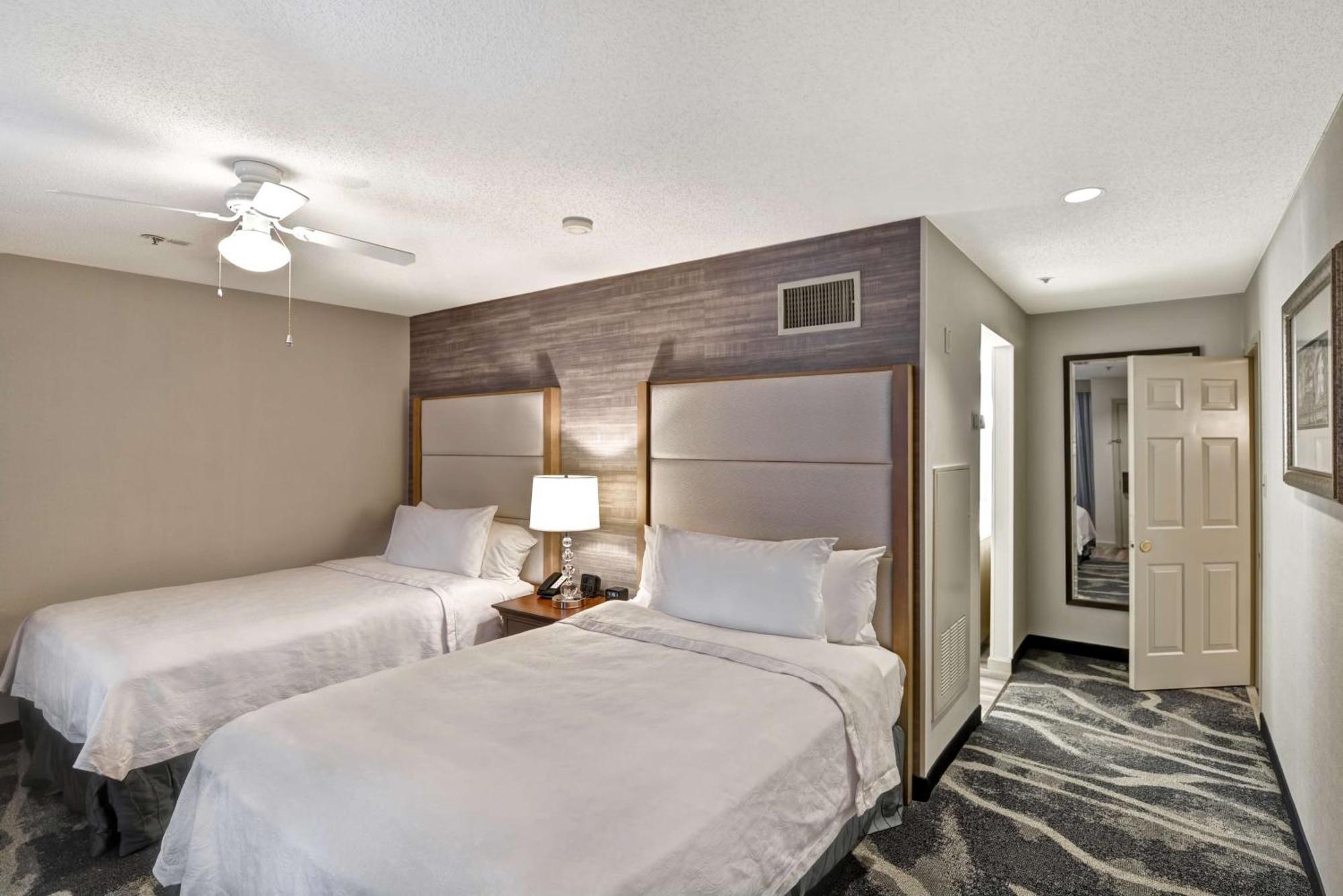 Homewood Suites By Hilton Windsor Locks Hartford Екстер'єр фото