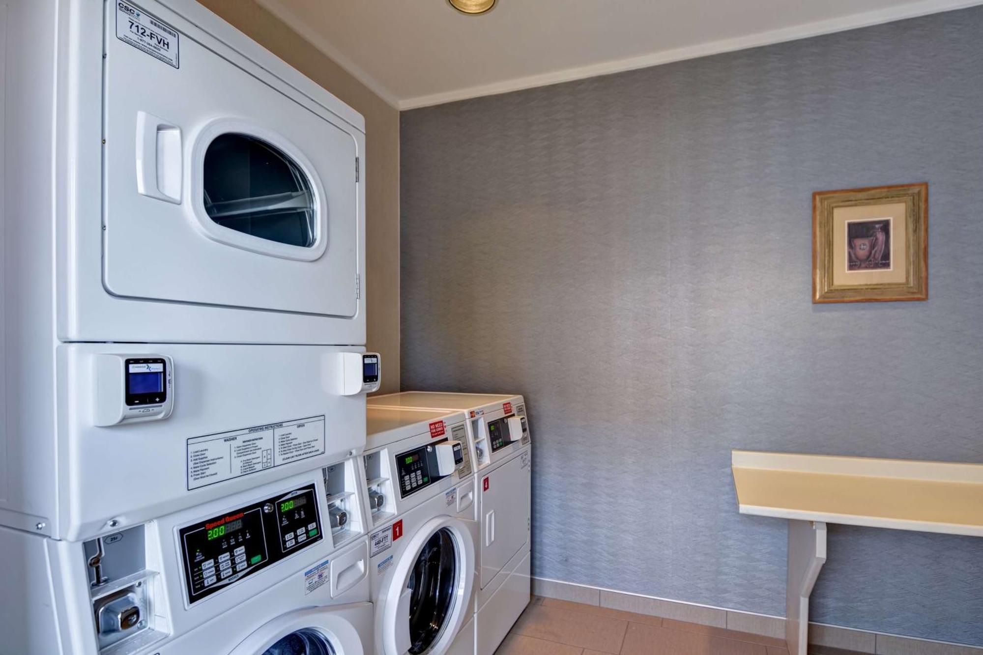 Homewood Suites By Hilton Windsor Locks Hartford Екстер'єр фото