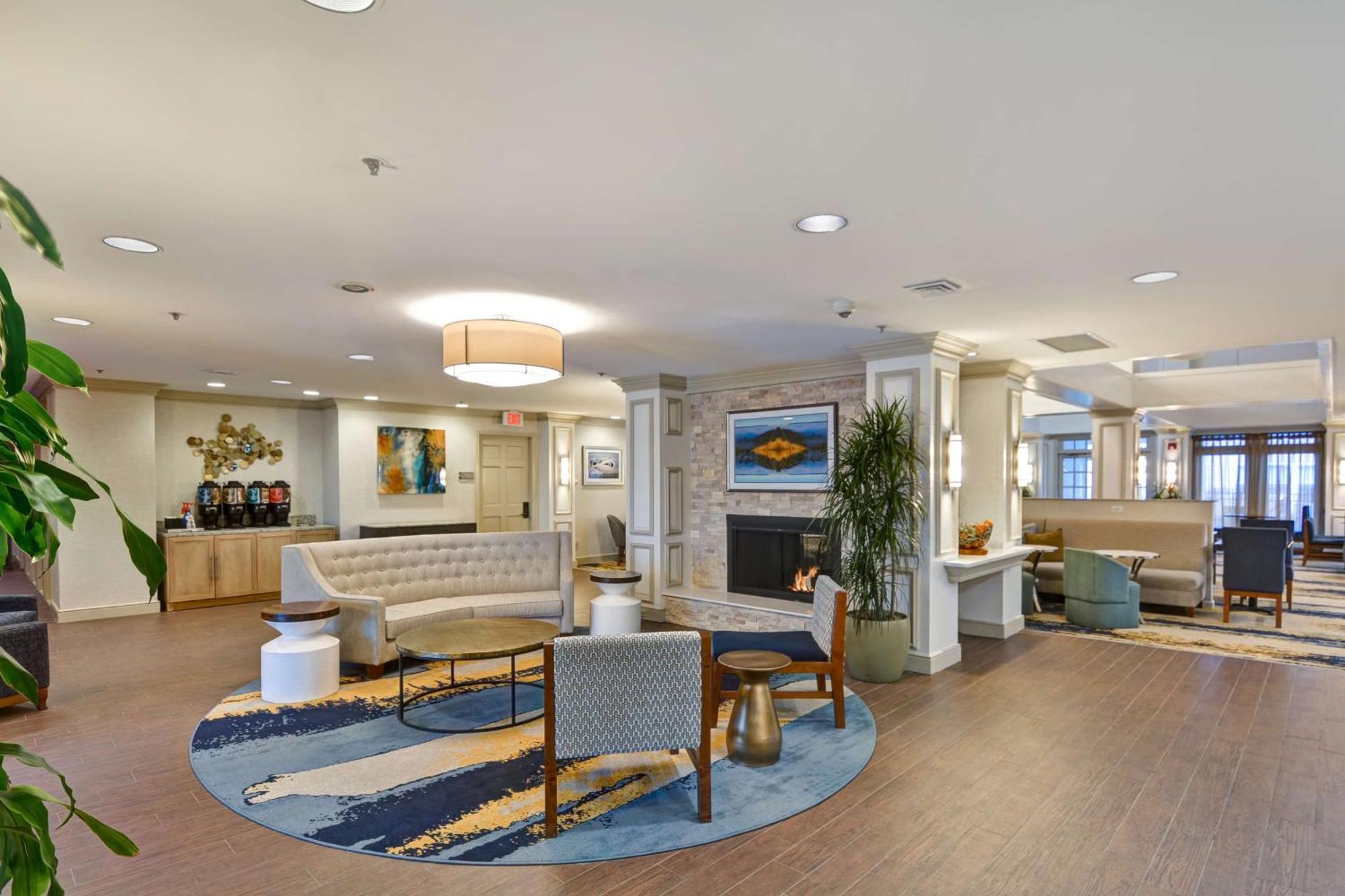 Homewood Suites By Hilton Windsor Locks Hartford Екстер'єр фото